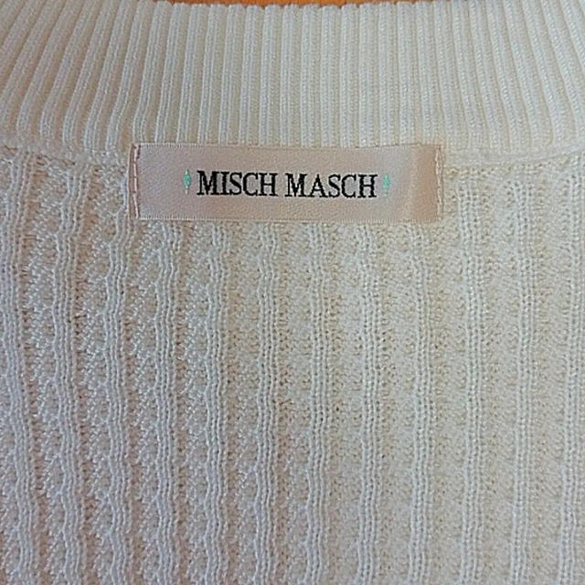 MISCH MASCH(ミッシュマッシュ)のMISCH MASCH 白 ニット ハイネック ケーブル編み　長袖 レディースのトップス(ニット/セーター)の商品写真