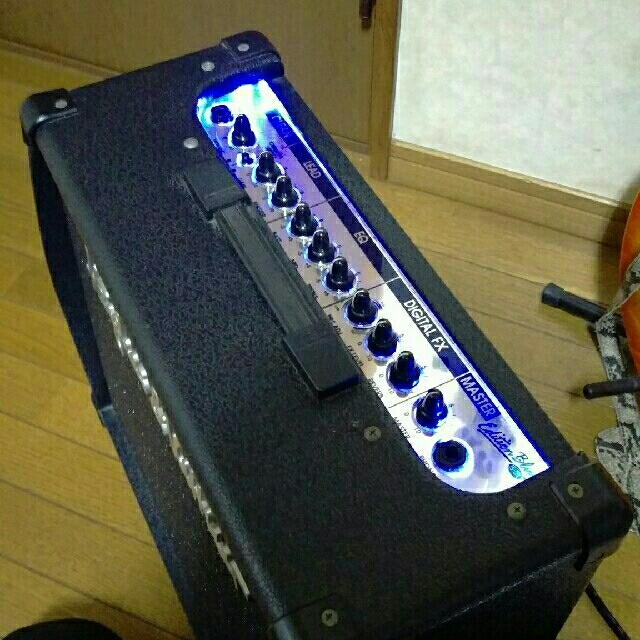 光るアンプ‼ヒュース&ケトナー エディションブルー15-DFXの通販 by