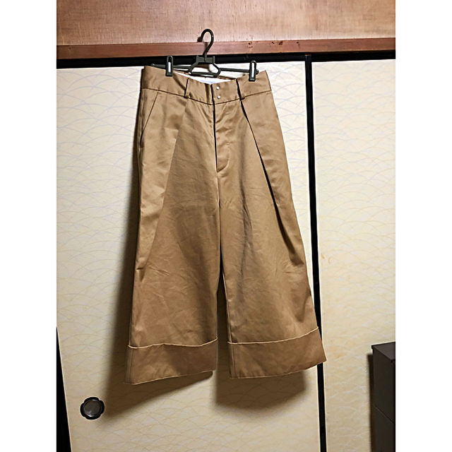 COMOLI(コモリ)のSOUMO BIG TUCK CHINO メンズのパンツ(チノパン)の商品写真