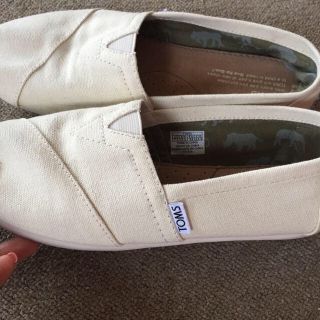 ヴィクトリアズシークレット(Victoria's Secret)のTOMS シューズ(スニーカー)