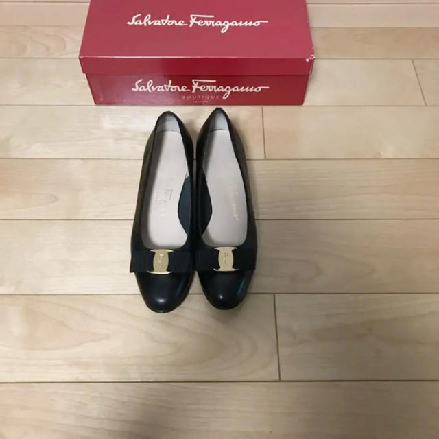 フェラガモ パンプス 23.5 美品 www.fenstersheibandberkowitz.com