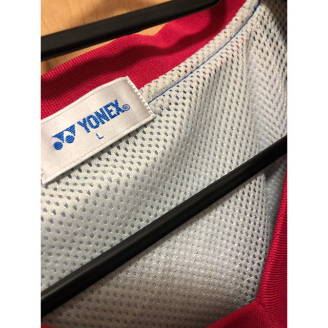 YONEX(ヨネックス)のブイネックウィンドブレーカー スポーツ/アウトドアのテニス(ウェア)の商品写真