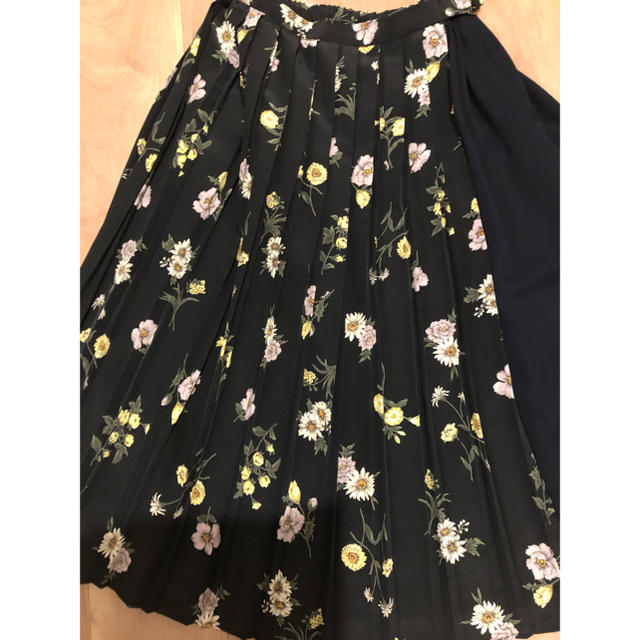 Noela(ノエラ)のNoela  花柄スカート レディースのスカート(ひざ丈スカート)の商品写真