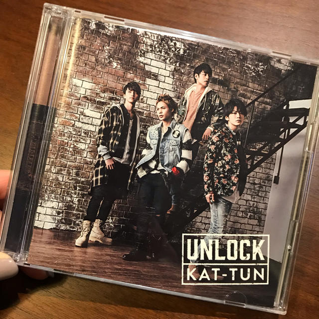 KAT-TUN(カトゥーン)のKAT-TUN UNLOCK 初回限定盤② エンタメ/ホビーのCD(ポップス/ロック(邦楽))の商品写真