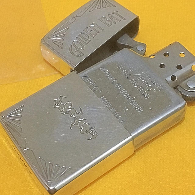 ZIPPO(ジッポー)のZIPPO GOLDEN BAT ゴールデンバット 限定非売品 メンズのファッション小物(タバコグッズ)の商品写真