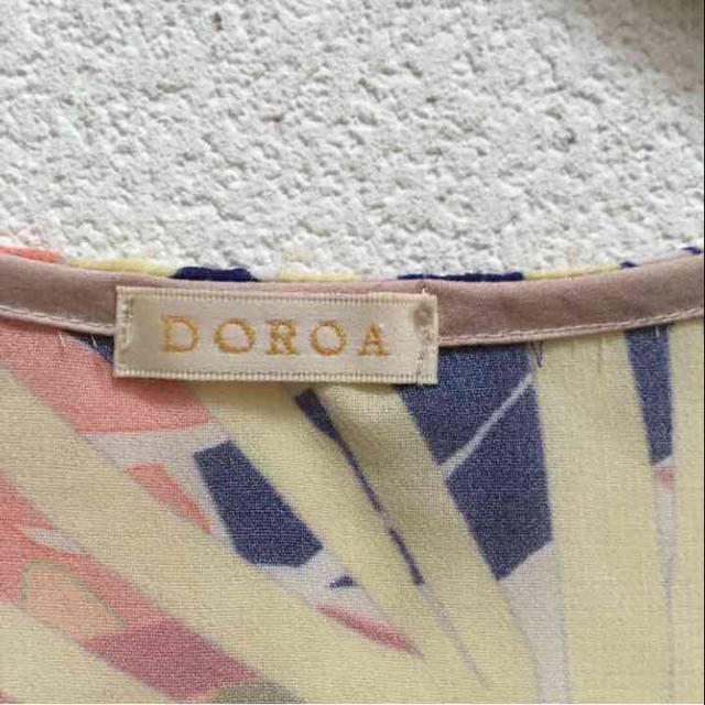 BABYLONE(バビロン)のDOROA ボタニカル柄トップス レディースのトップス(カットソー(半袖/袖なし))の商品写真