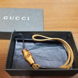 グッチ(Gucci)の[正規品] GUCCI グッチ ストラップ レザー シルバー 箱つき(ストラップ/イヤホンジャック)