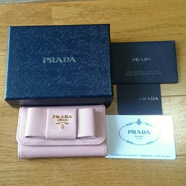 PRADA(プラダ)の★milly様専用ページ★【美品・正規品】ブラダキーケース ６連 サフィアーノ  レディースのファッション小物(キーケース)の商品写真