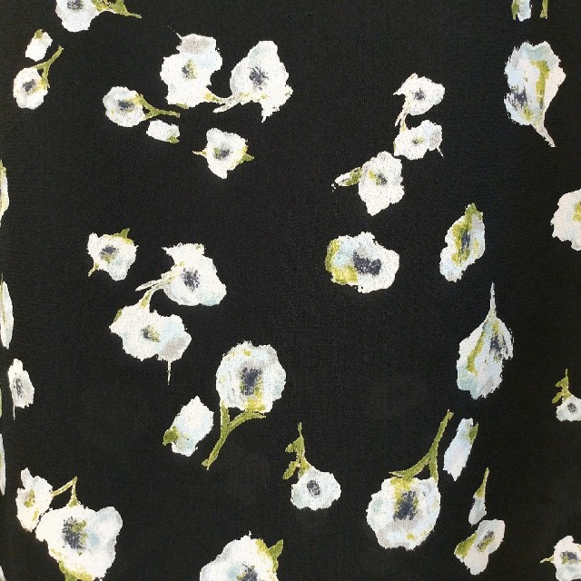 IENA(イエナ)のIENA フレアーフラワースカート♥ レディースのスカート(ひざ丈スカート)の商品写真