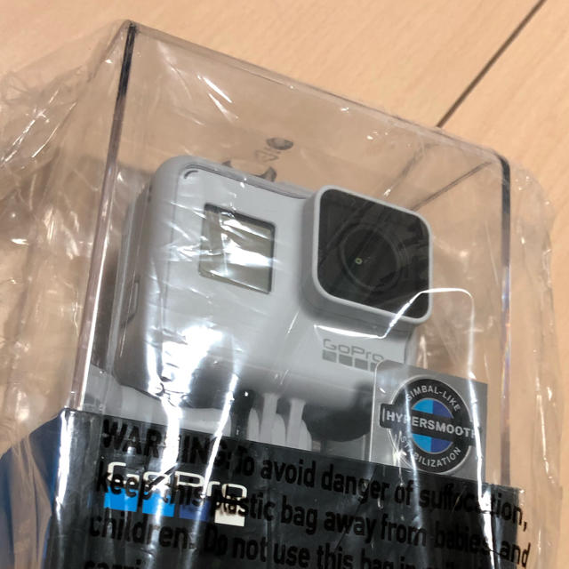 GoPro(ゴープロ)の新品未使用  gopro  HERO7 Dusk White ゴープロ！ スマホ/家電/カメラのカメラ(ビデオカメラ)の商品写真