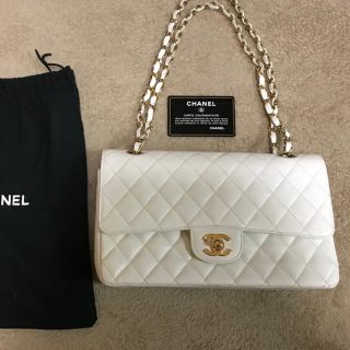 CHANEL - CHANELチェーンバッグ マトラッセ 希少白 美品の通販 by