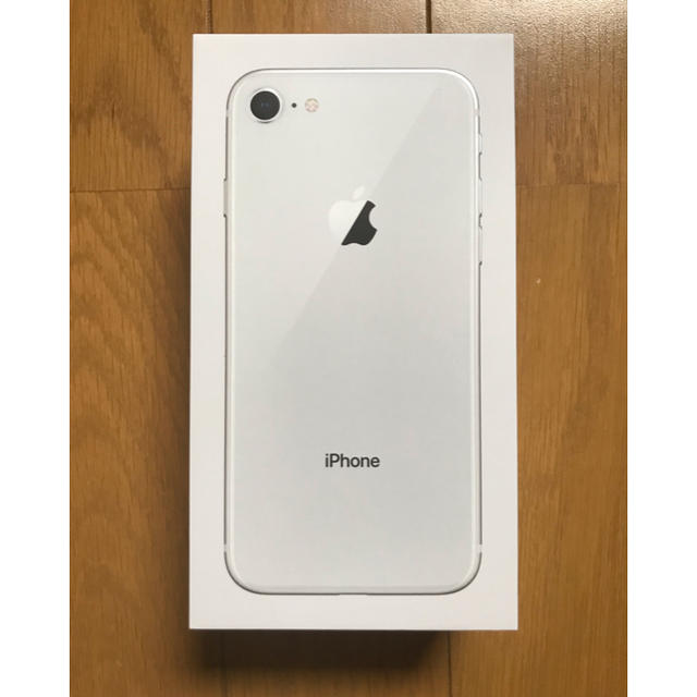 Apple(アップル)のiPhone8 64G  simロック解除済 スマホ/家電/カメラのスマートフォン/携帯電話(スマートフォン本体)の商品写真