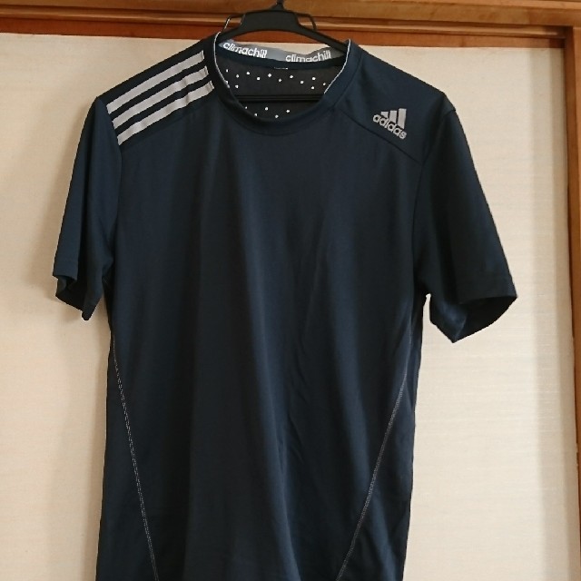 adidas(アディダス)のadidas  MEN'S TシャツLサイズぐらい メンズのトップス(シャツ)の商品写真