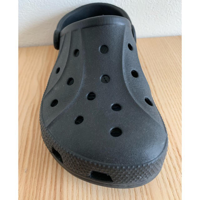 crocs(クロックス)の【美品】クロックス  ケイマン M5 23cm キッズ/ベビー/マタニティのキッズ靴/シューズ(15cm~)(サンダル)の商品写真