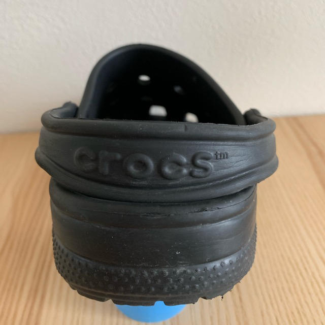 crocs(クロックス)の【美品】クロックス  ケイマン M5 23cm キッズ/ベビー/マタニティのキッズ靴/シューズ(15cm~)(サンダル)の商品写真