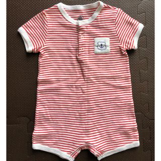 プチバトー(PETIT BATEAU)のプチバトー 赤ボーダー ロンパース 67cm(ロンパース)