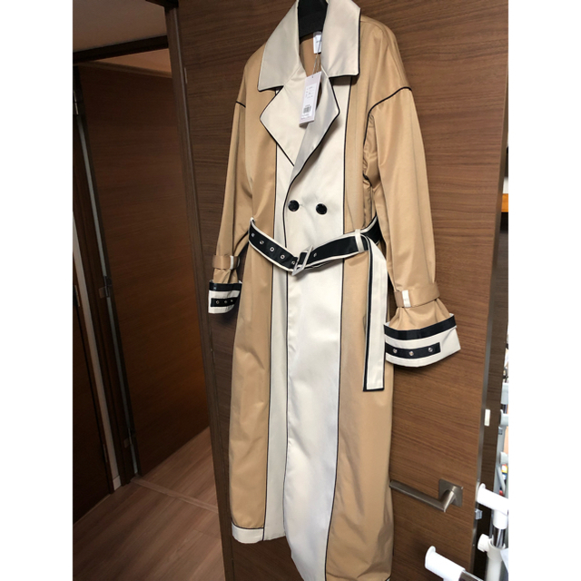 Ameri VINTAGE(アメリヴィンテージ)のAMERI VINTAGEトレンチコート レディースのジャケット/アウター(トレンチコート)の商品写真