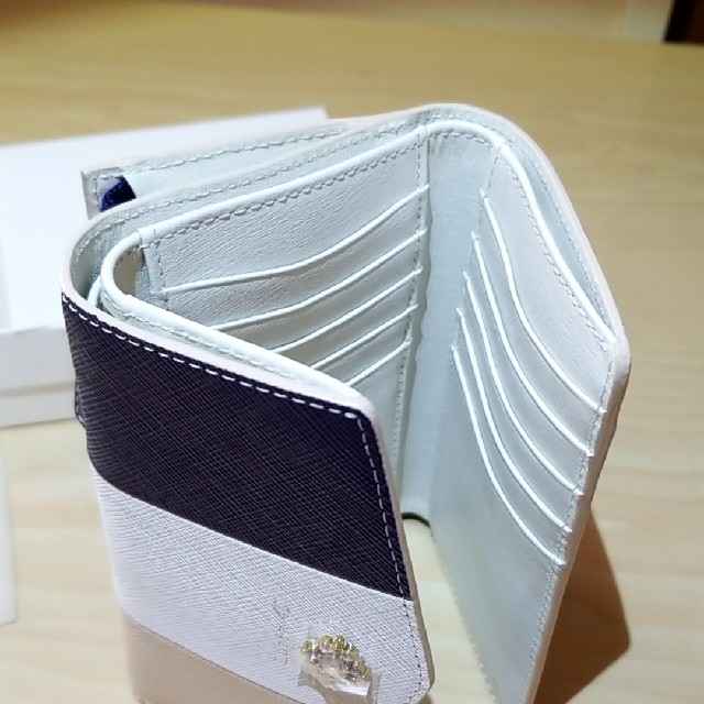 4℃(ヨンドシー)のLuria 4℃ 折財布 レディースのファッション小物(財布)の商品写真