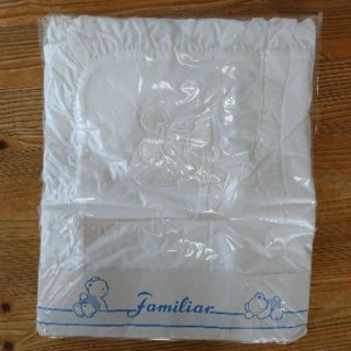 ファミリア(familiar)の新品未使用　familiar　ラップケット　ホワイト　フリル　スズラン(おくるみ/ブランケット)