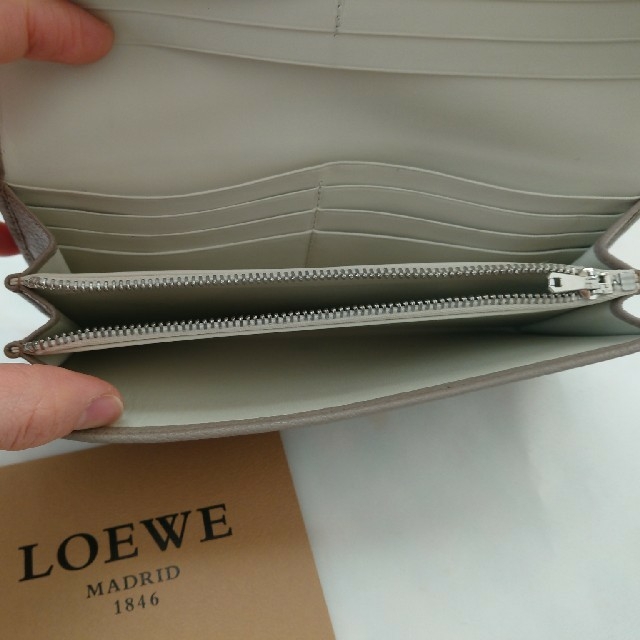 LOEWE(ロエベ)のLOEWE 長財布 レディースのファッション小物(財布)の商品写真