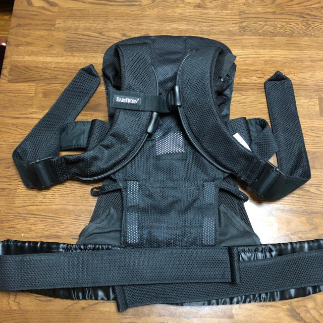 BABYBJORN(ベビービョルン)の美品☆ベビービョルン ベビーキャリアONEメッシュ キッズ/ベビー/マタニティの外出/移動用品(抱っこひも/おんぶひも)の商品写真