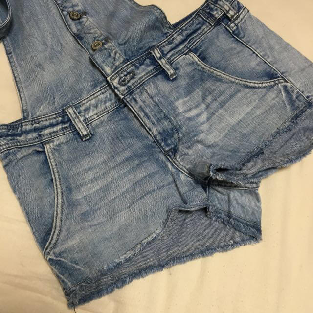 H&M(エイチアンドエム)のデニムサロペット♡ショート♡H&M レディースのパンツ(サロペット/オーバーオール)の商品写真