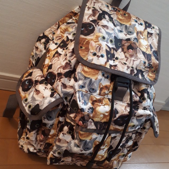 LeSportsac(レスポートサック)のレスポートサック　キャットカフェ　リュック レディースのバッグ(リュック/バックパック)の商品写真