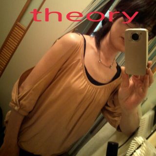 セオリー(theory)の値下げ☆theory　肩だしカットソー(カットソー(半袖/袖なし))