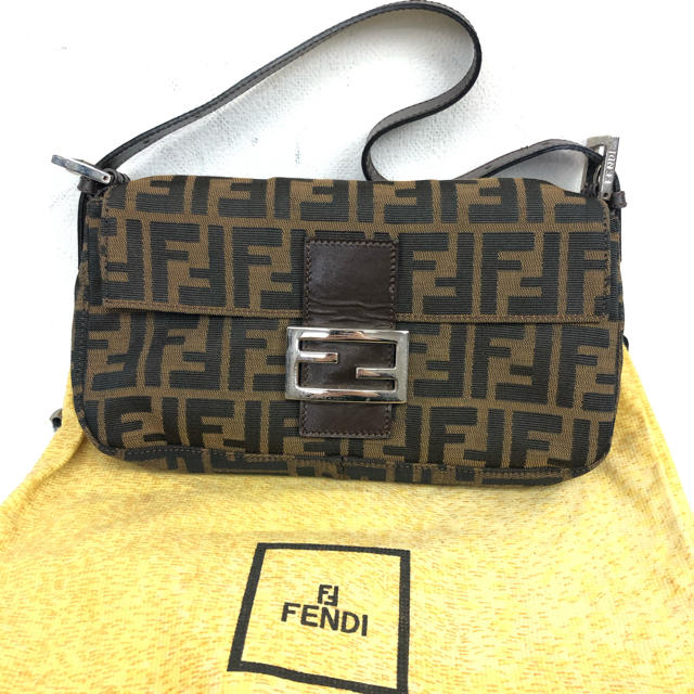 FENDI フェンディ マンマバケット ズッカ柄 ハンドバッグ