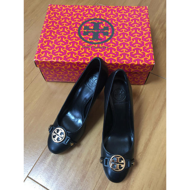 Tory Burch(トリーバーチ)のTORY BURCH レザーパンプス レディースの靴/シューズ(ハイヒール/パンプス)の商品写真