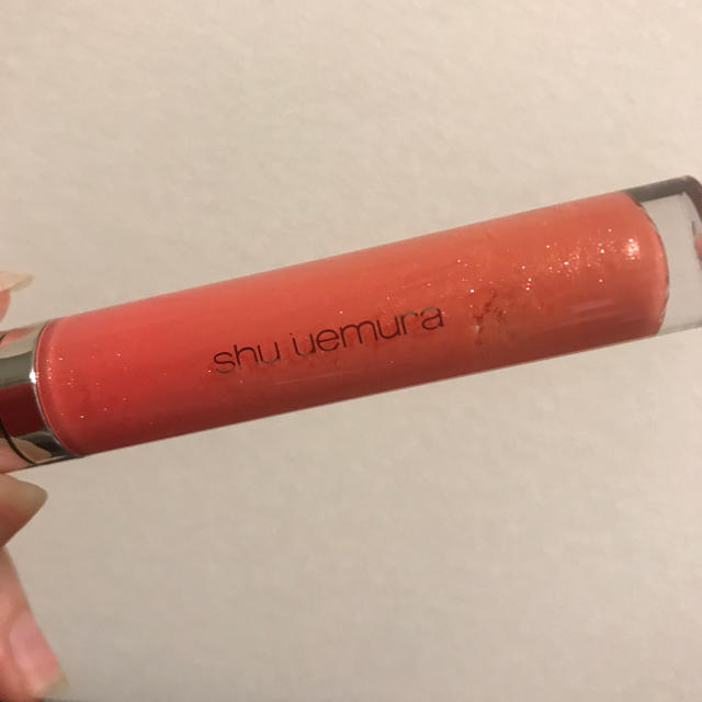 shu uemura(シュウウエムラ)のシュウウエムラ グロス アンリミテッド CR30 未使用 コスメ/美容のベースメイク/化粧品(リップグロス)の商品写真