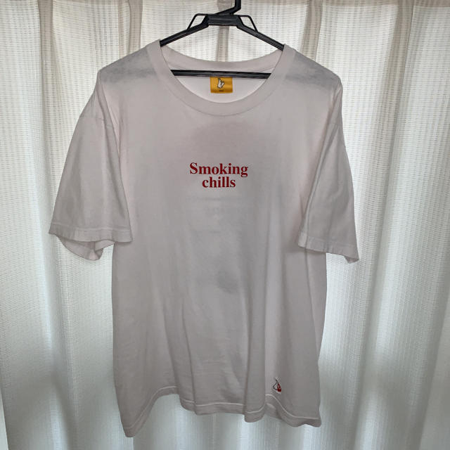 VANQUISH(ヴァンキッシュ)のFR2 smoking chills Tシャツ メンズのトップス(Tシャツ/カットソー(半袖/袖なし))の商品写真