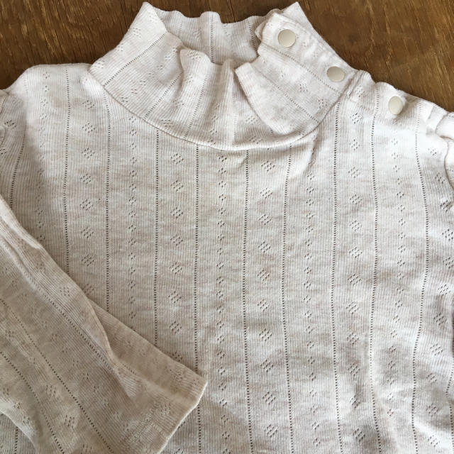 UNIQLO(ユニクロ)のユニクロ☆80cm 長袖Tシャツ2枚セット キッズ/ベビー/マタニティのベビー服(~85cm)(シャツ/カットソー)の商品写真