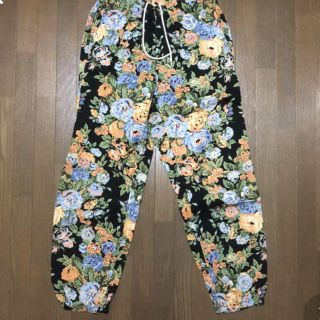 supreme 花柄 Flower pants(カジュアルパンツ)