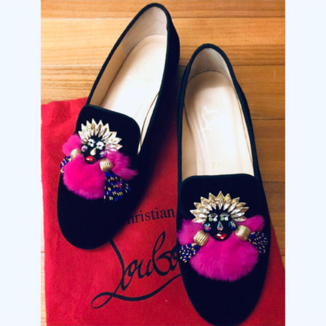 Christian Louboutin(クリスチャンルブタン)の新品★刺繍＆ビジュー★Christian Louboutin☆レア☆スリッポン レディースの靴/シューズ(スリッポン/モカシン)の商品写真