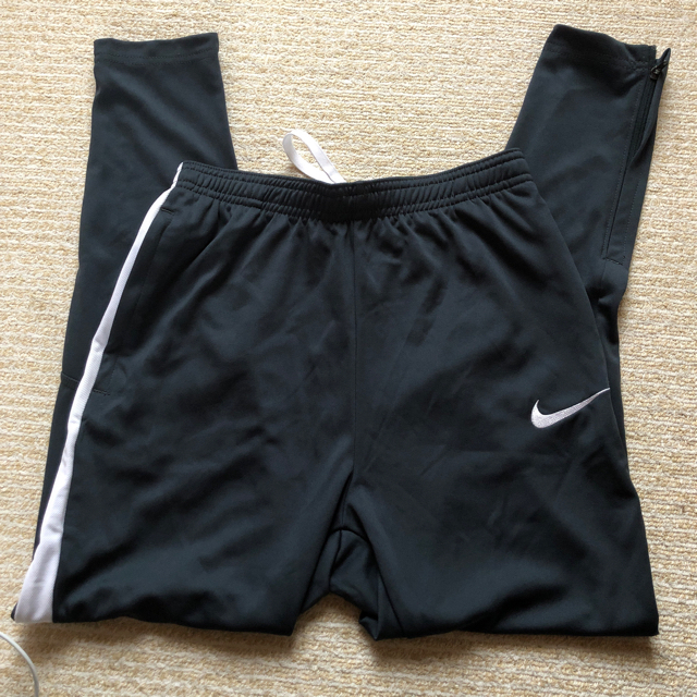 NIKE(ナイキ)のkids / 子供用 NIKE セットアップ 140cm スポーツ/アウトドアのサッカー/フットサル(ウェア)の商品写真