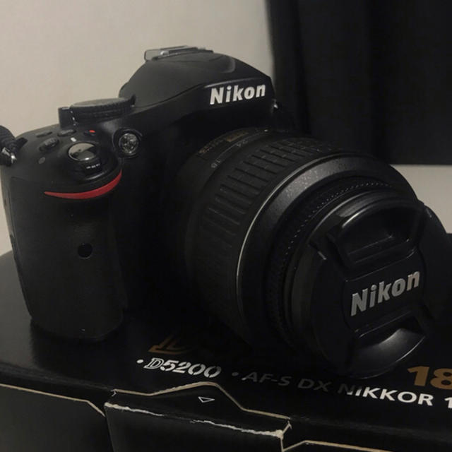 Nikon d5200 ボディ ダブルズームキットスマホ/家電/カメラ