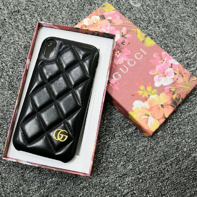 Gucci - iphoneケース　グッチ  　
の通販 by あつ子^_^'s shop｜グッチならラクマ