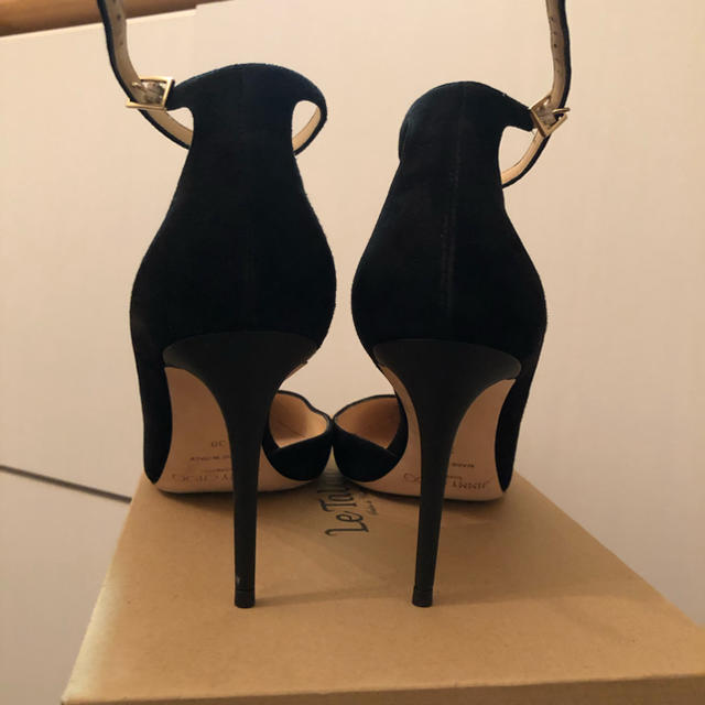 JIMMY CHOO(ジミーチュウ)のRiRi様専用ジミーチュウ 38 レディースの靴/シューズ(ハイヒール/パンプス)の商品写真