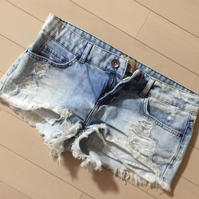 Bershka(ベルシュカ)のshort jeans レディースのパンツ(ショートパンツ)の商品写真