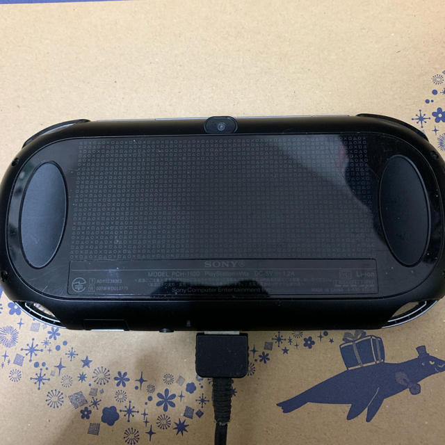 SONY(ソニー)の値下げしました！中古品 PSVITA エンタメ/ホビーのゲームソフト/ゲーム機本体(携帯用ゲーム機本体)の商品写真