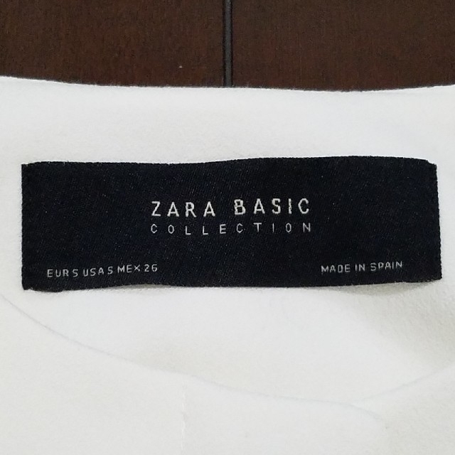 ZARA(ザラ)のZARA ｻﾞﾗ ﾉｰｶﾗｰｼﾞｬｹｯﾄ ﾎﾜｲﾄ 白 レディースのジャケット/アウター(ノーカラージャケット)の商品写真