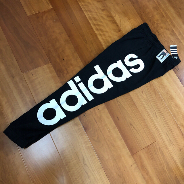 adidas(アディダス)の★adidas ビックロゴ スエット★ 新品・未使用品 レディースのパンツ(カジュアルパンツ)の商品写真