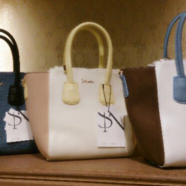サミールナスリ 美品バッグ レディースのバッグ(ハンドバッグ)の商品写真