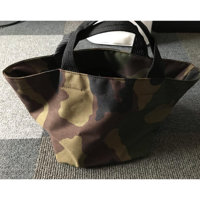 エルベシャプリエ カモフラ トート - トートバッグ
