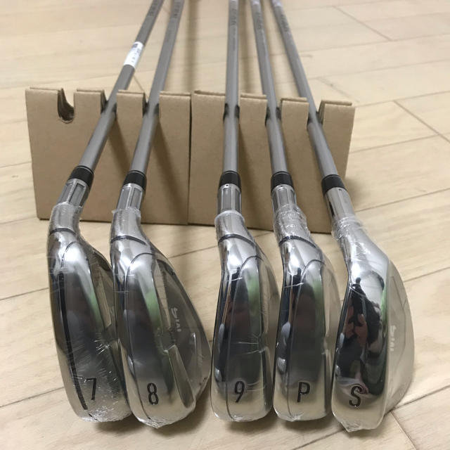 TaylorMade(テーラーメイド)の新品 テーラーメイド日本正規品 Ｍ4アイアン レディース5本セット スポーツ/アウトドアのゴルフ(クラブ)の商品写真