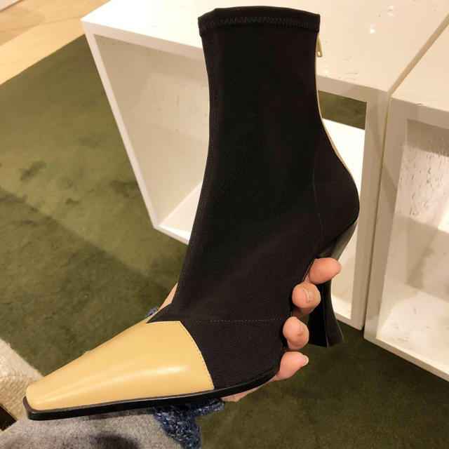 celine(セリーヌ)の4/15までの出品 celine ブーツ レディースの靴/シューズ(ブーツ)の商品写真