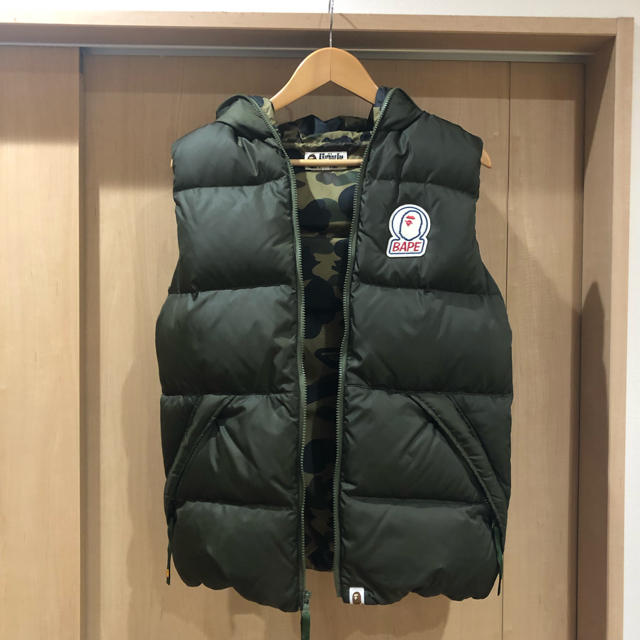 A BATHING APE(アベイシングエイプ)の【yf110様専用】a bathing ape ベスト カモ 迷彩 M メンズのジャケット/アウター(ダウンベスト)の商品写真