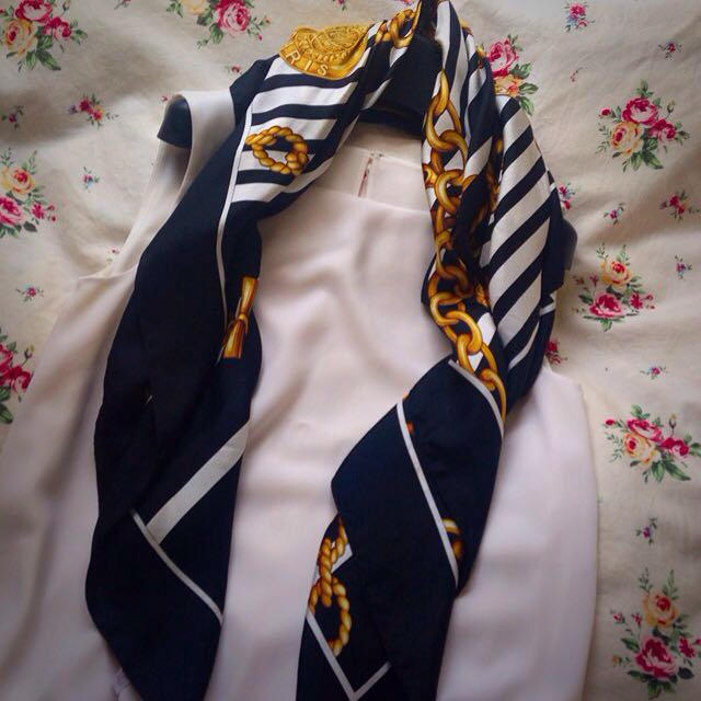 STRAWBERRY-FIELDS(ストロベリーフィールズ)のスカーフ レディースのファッション小物(バンダナ/スカーフ)の商品写真