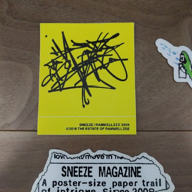 Supreme(シュプリーム)の最終値下 SNEEZE MAGAZINE ステッカー　４枚セット エンタメ/ホビーのアート用品(その他)の商品写真